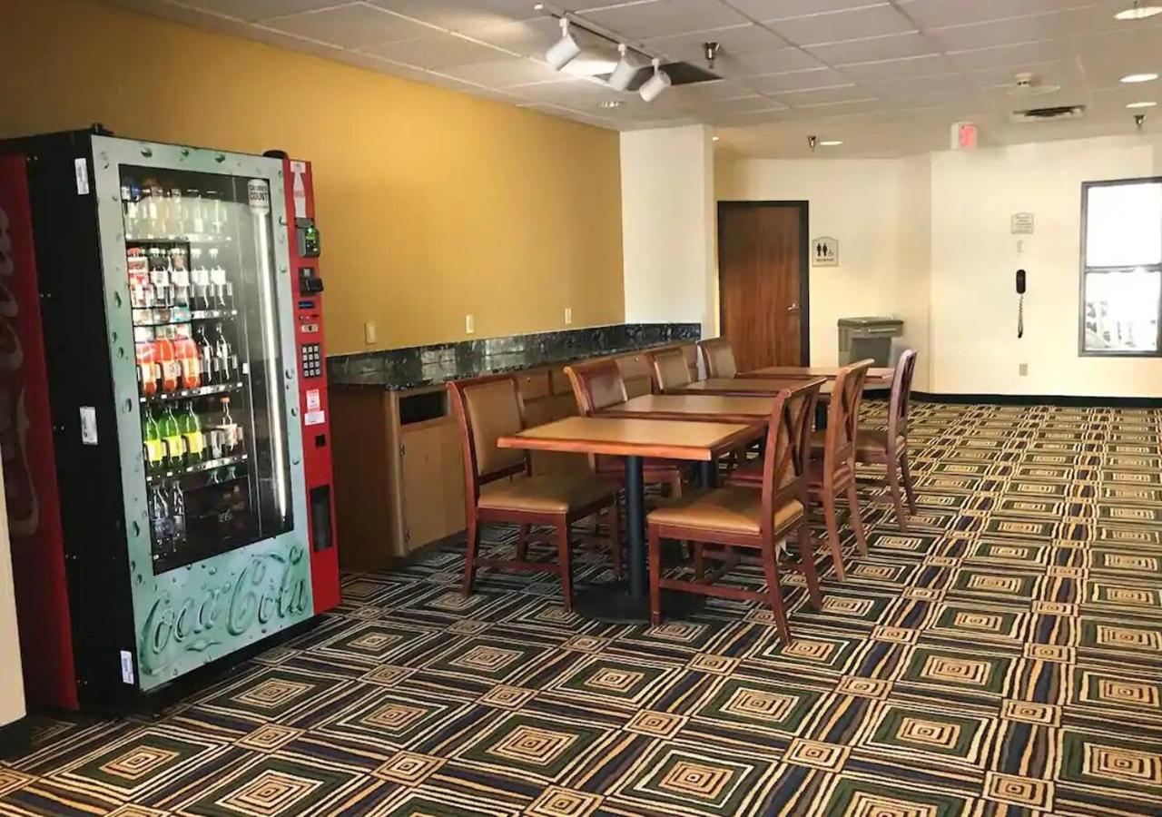 Inn Norwood & Suites St Paul & Mall Of America